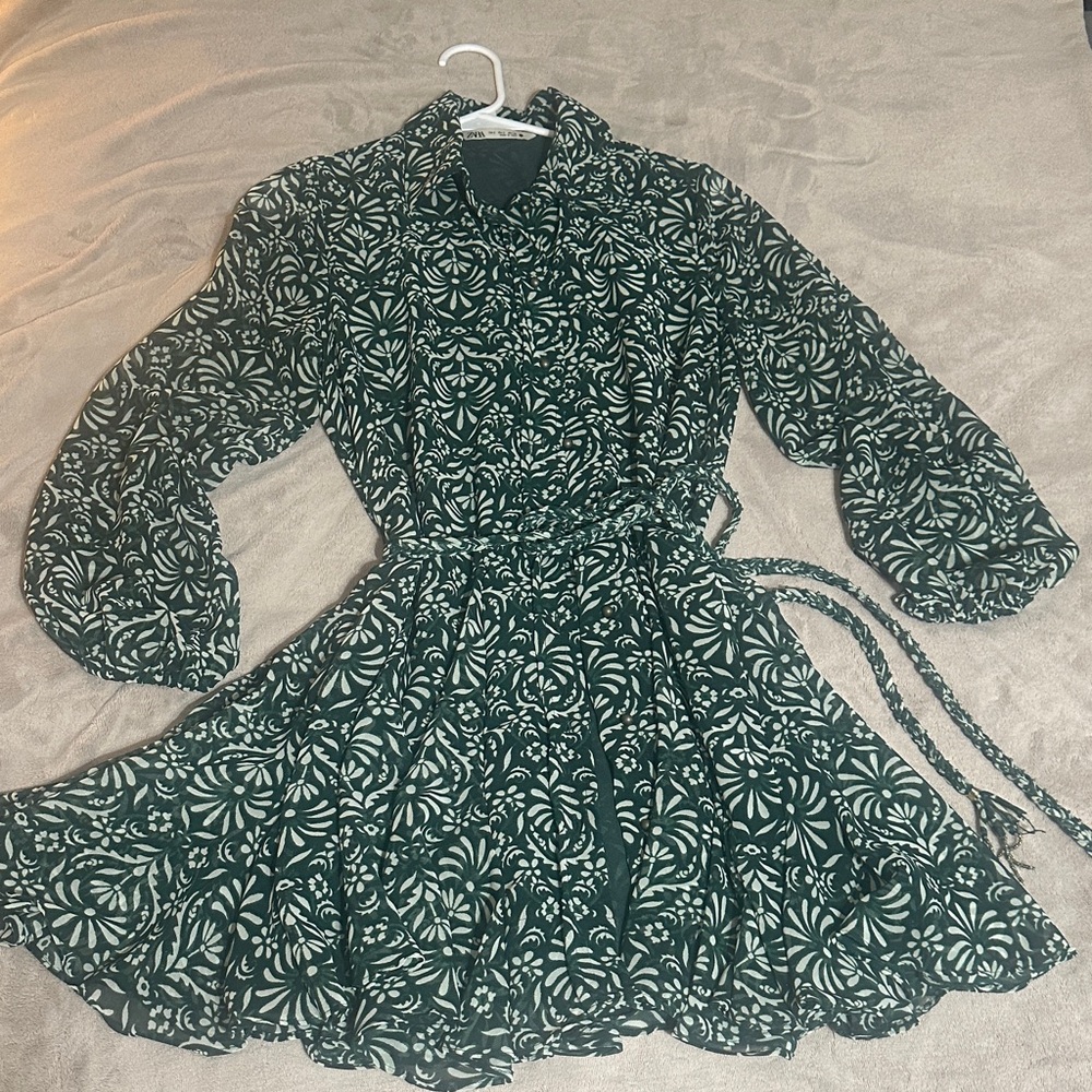 Zara Green and White Long Sleeve Dress